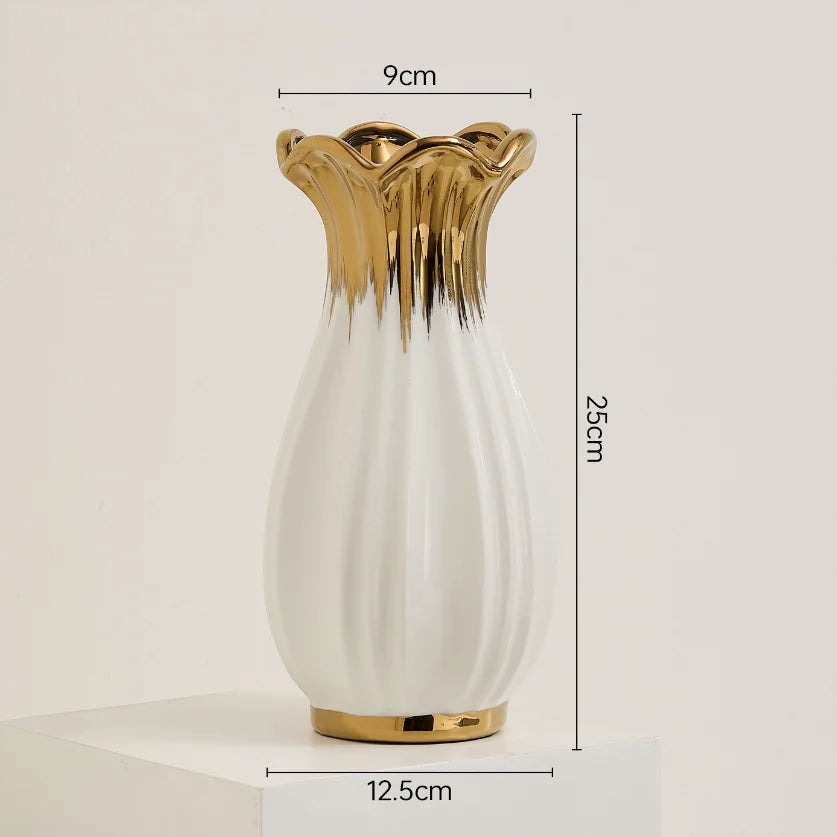 Vase en céramique blanche style rétro